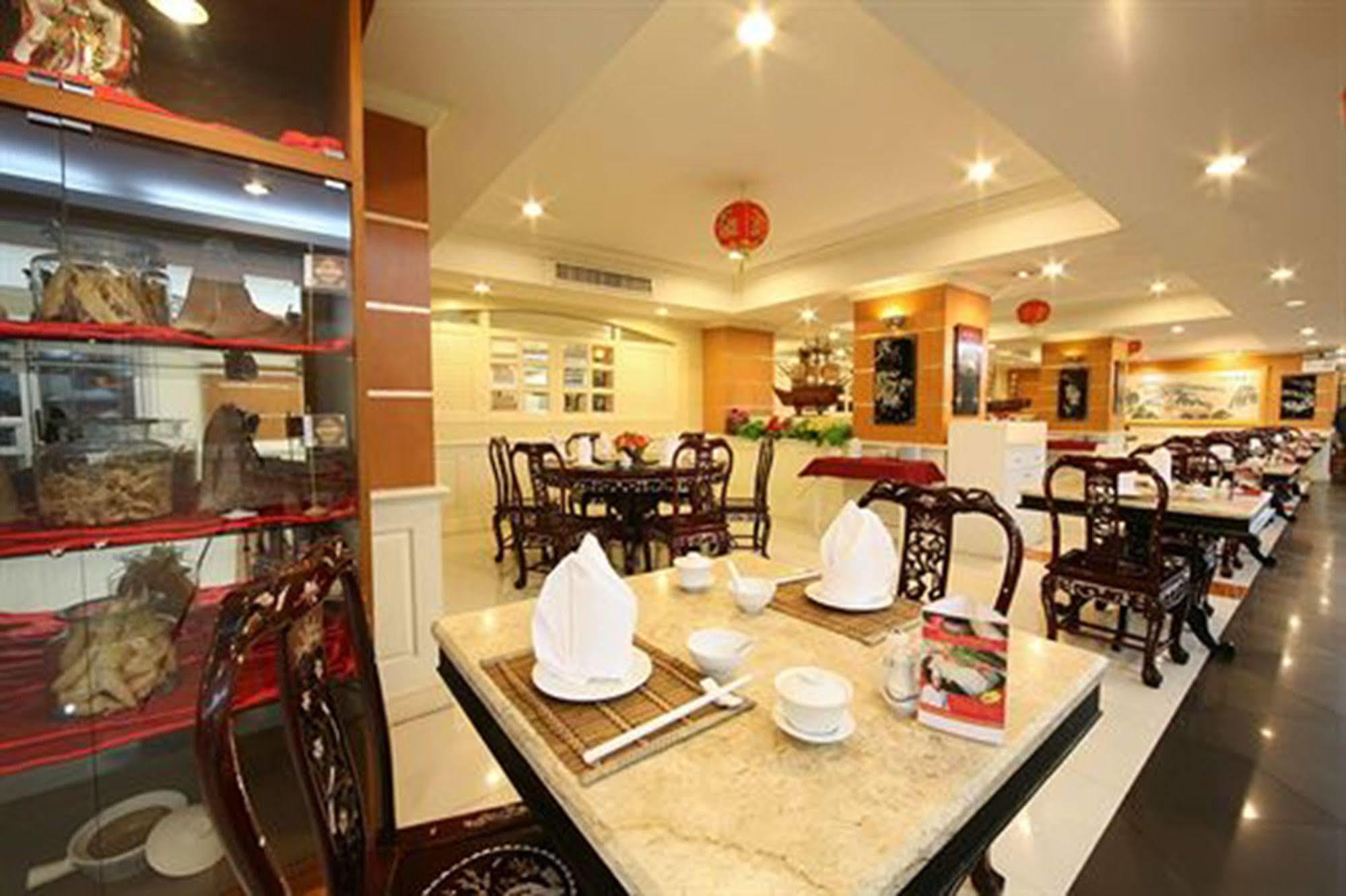 Grand Diamond City Hotel & Casino Poipet ภายนอก รูปภาพ