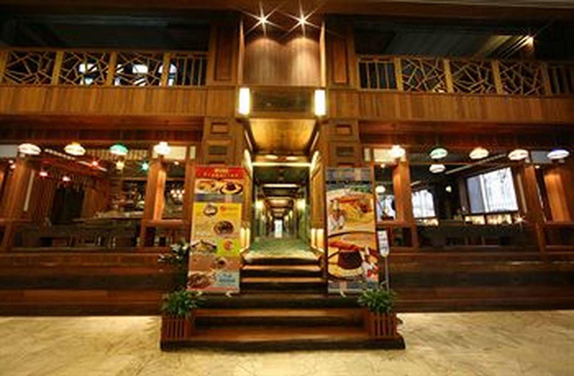 Grand Diamond City Hotel & Casino Poipet ภายนอก รูปภาพ