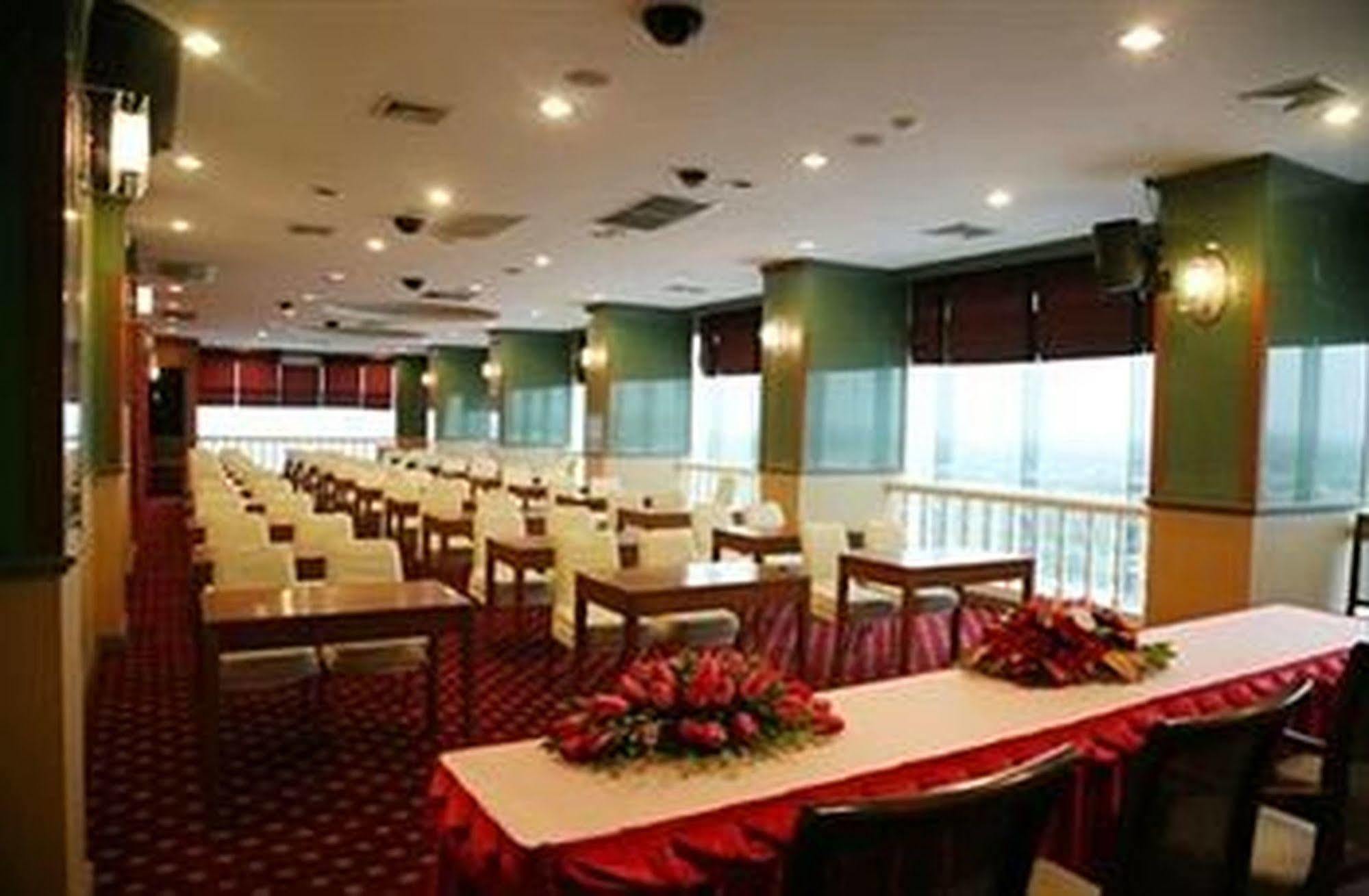 Grand Diamond City Hotel & Casino Poipet ภายนอก รูปภาพ